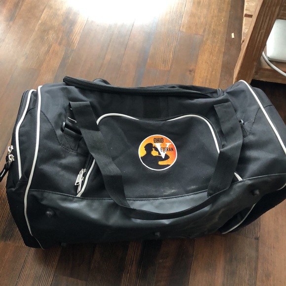 NWOT black duffel bag with Ohio Veteran embroidered on front pocket - Picture 3 of 6
